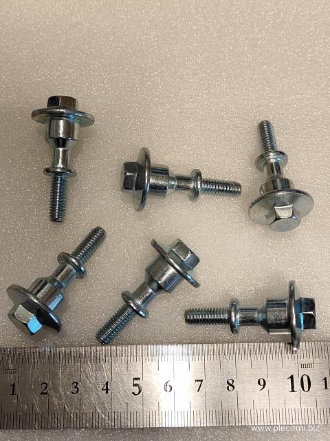 スペイシー100　JF13　シリンダーヘッドカバー用　ボルト　ネジ　中国社外