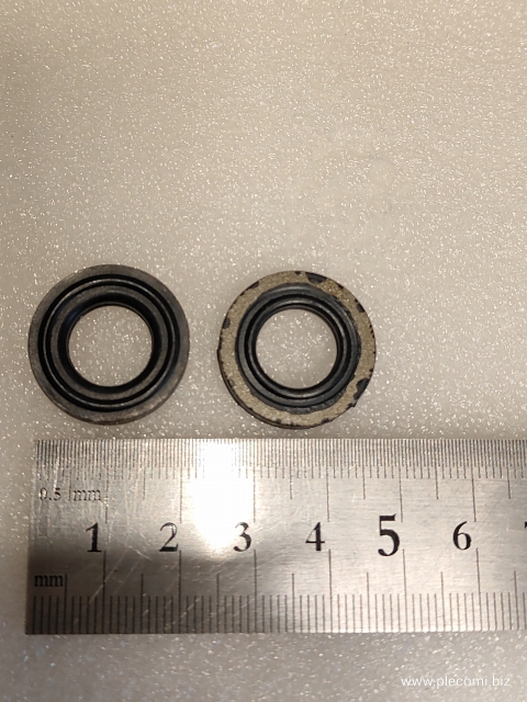 スペイシー100　JF13　JF04　シリンダーヘッドカバー用　ガスケット　ラバー　マウンテイング　中国社外