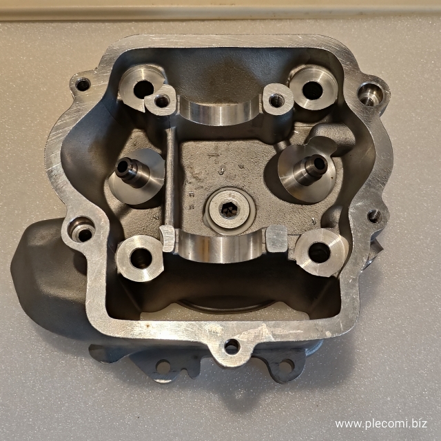 スペイシー125　水冷　jf02 03　シリンダーヘッド　アッシ　124CC　STD　中国社外 