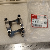 スペイシー100　JF13　SCR100　カムシャフト　ホルダー　中国純正　12211-GCC-000